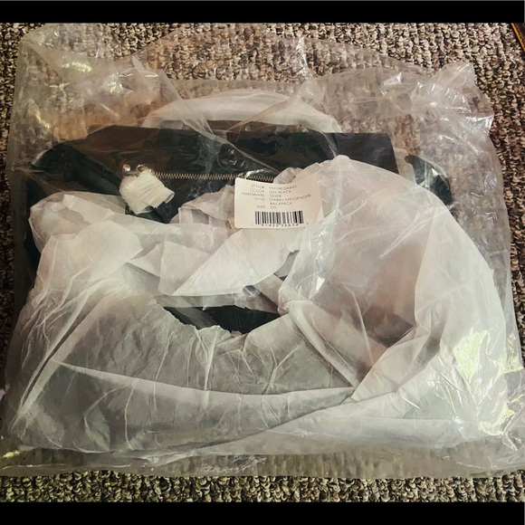 Rebecca Minkoff NWT Messenger Bag - Picture 11 of 12